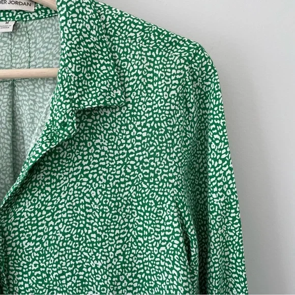 Green Leopard Pattern Blouse - Picture 2 of 3